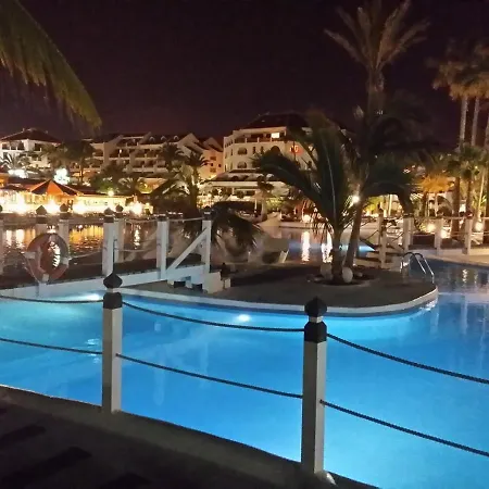 Apartment Duplex No 6 Directly At The Sea And Beach, Heated Pool, Wifi, Terrace