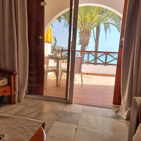 Apartment Duplex No 6 Directly At The Sea And Beach, Heated Pool, Wifi, Terrace Playa de las Americas (Tenerife)