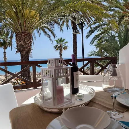 Apartment Duplex No 6 Directly At The Sea And Beach, Heated Pool, Wifi, Terrace