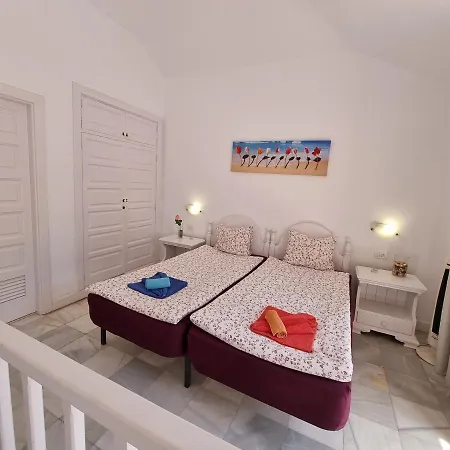 Duplex No 6 Directly At The Sea And Beach, Heated Pool, Wifi, Terrace *
