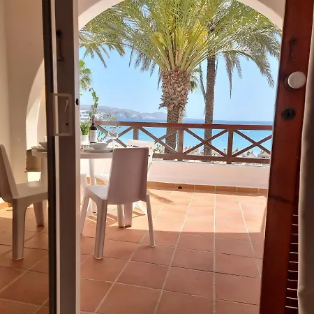 Apartment Duplex No 6 Directly At The Sea And Beach, Heated Pool, Wifi, Terrace